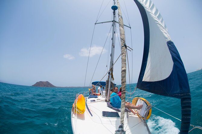3-Hour Private Sailing Tour around the Lobos Island - Great Dunes Natural Park: seeing the north-south split from the sea
