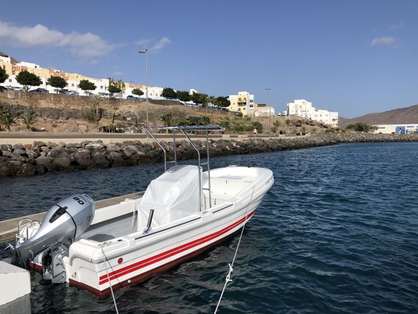 Fuerteventura : Boat Rental without skipper - Starting at MorrOjable: Where the day begins in the harbour